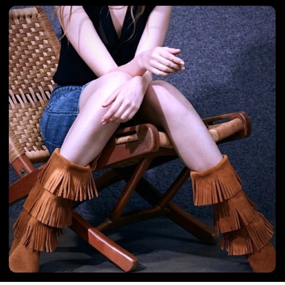 Pre loved festival fringe boots! Great condition!
